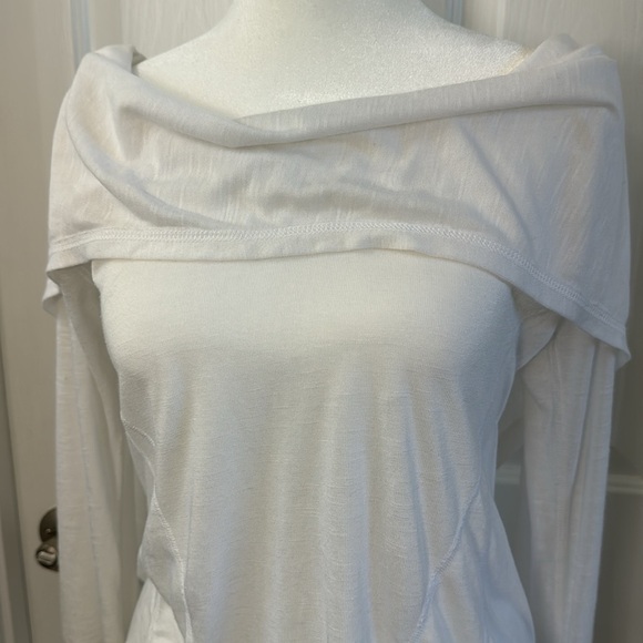 Zella cowl neck hooded lightweight long sleeve - Picture 3 of 10